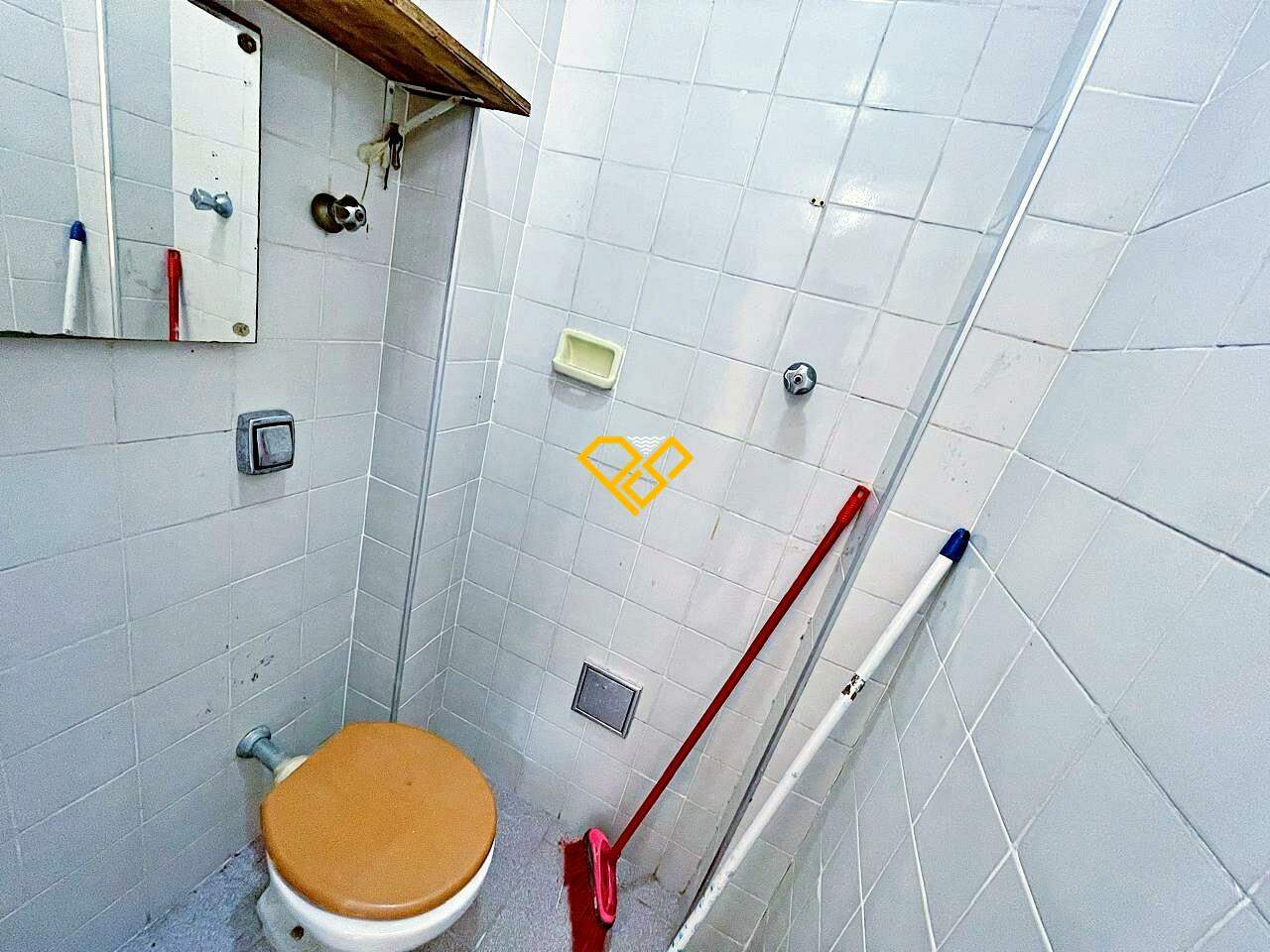 Apartamento para aluguel no Embaré: Wc de serviço