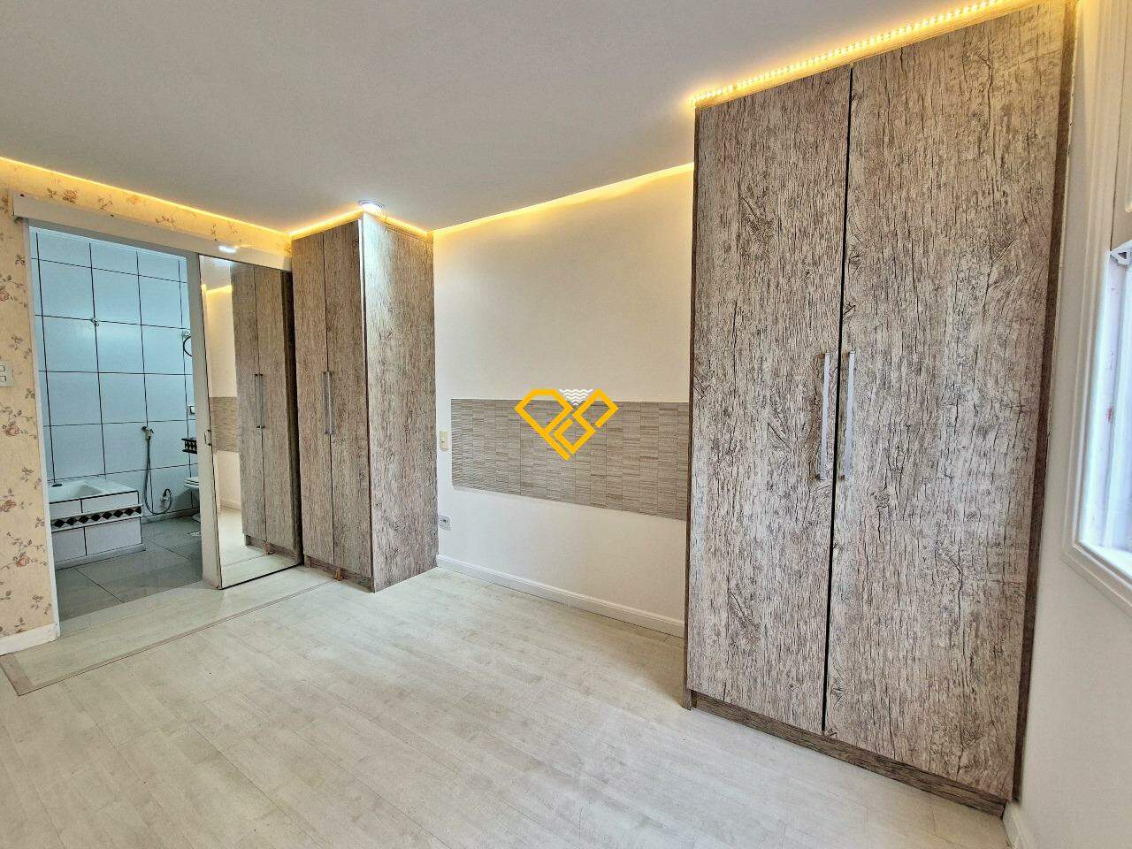 Apartamento à venda no Gonzaga: Dormitório 1 - suíte