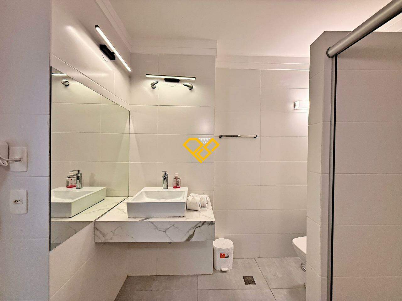 Apartamento à venda no Pompéia: Wc social