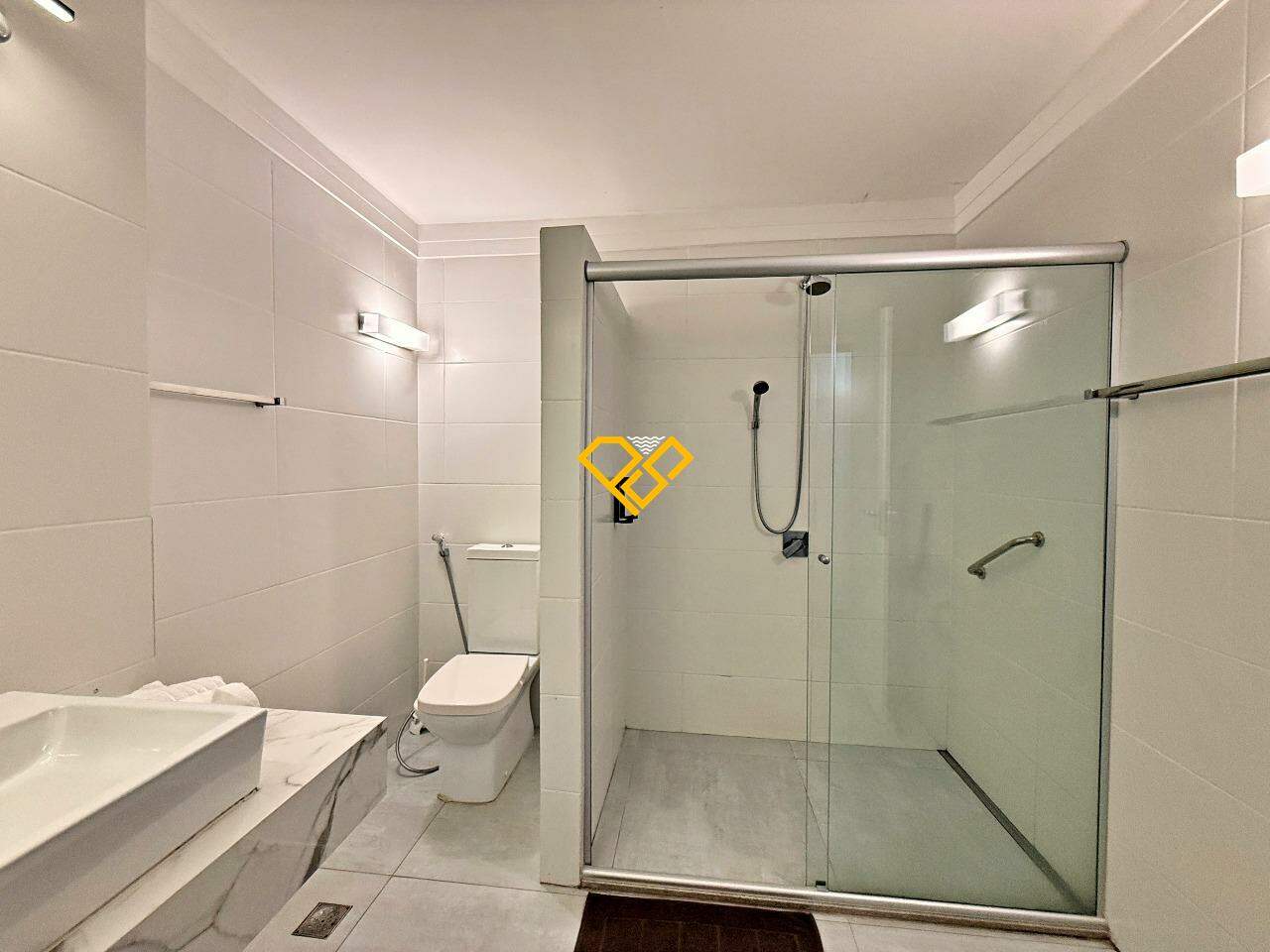 Apartamento à venda no Pompéia: Wc social