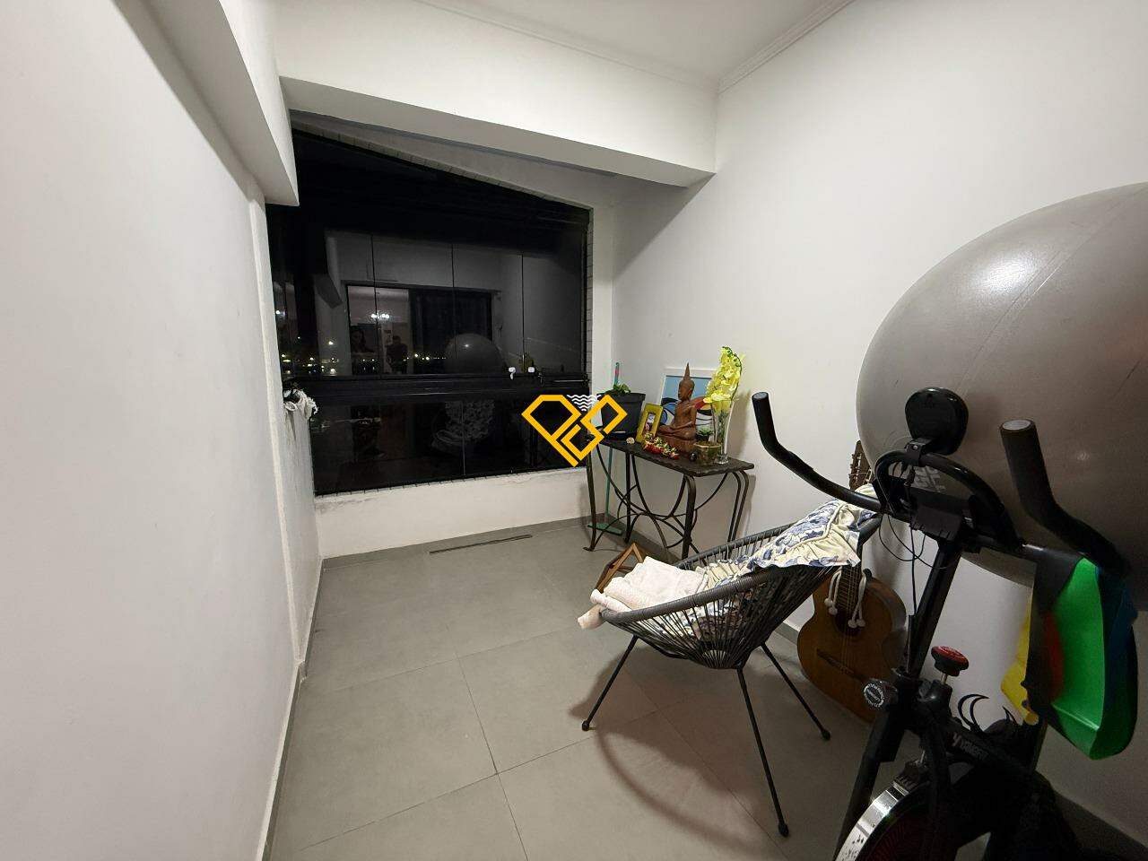 Apartamento à venda no Ponta da Praia: Varanda sala 