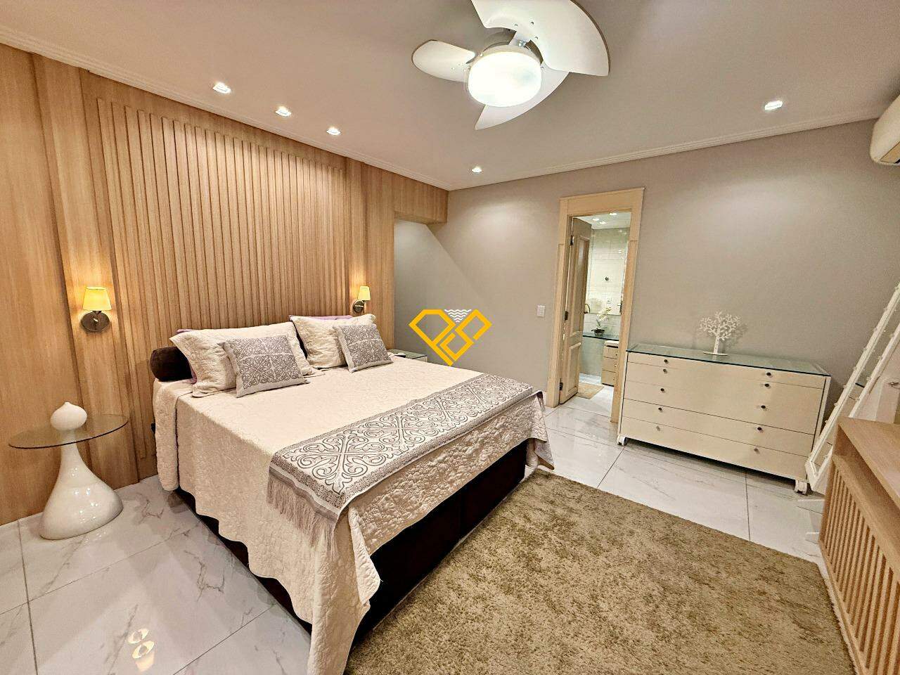 Apartamento à venda no Embaré: Dormitório 2 - suíte
