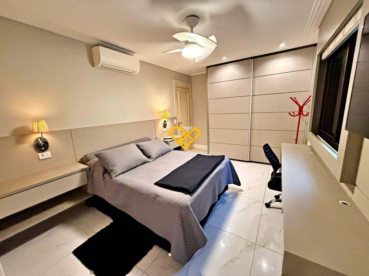 Apartamento à venda no Embaré: Dormitório 1 - suíte