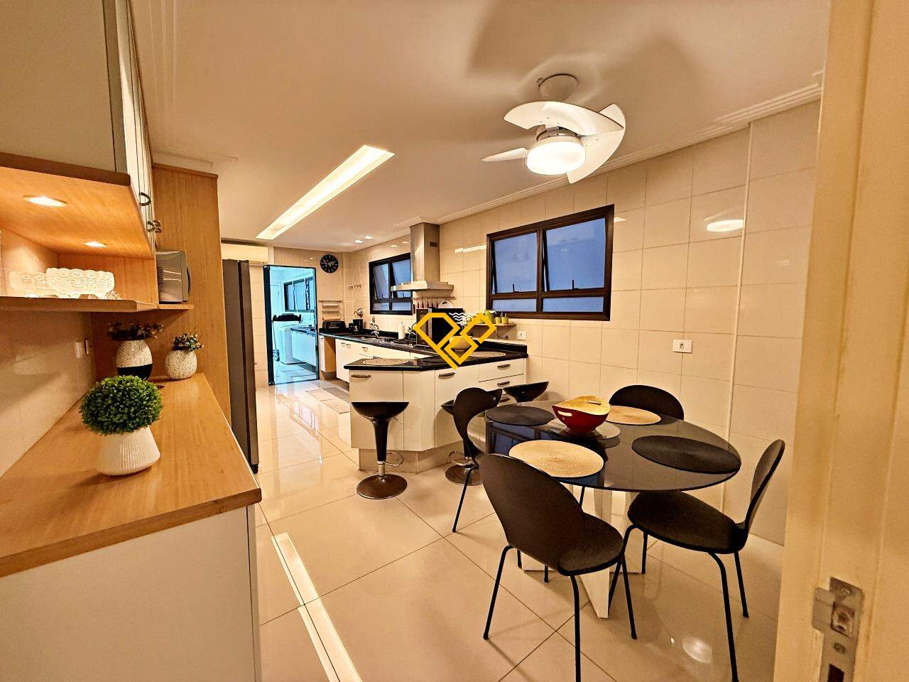 Apartamento à venda no Embaré: Cozinha
