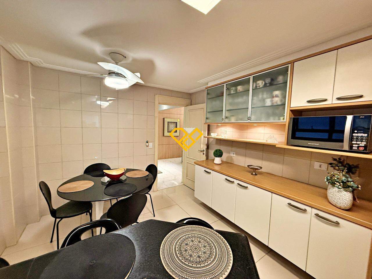 Apartamento à venda no Embaré: Cozinha