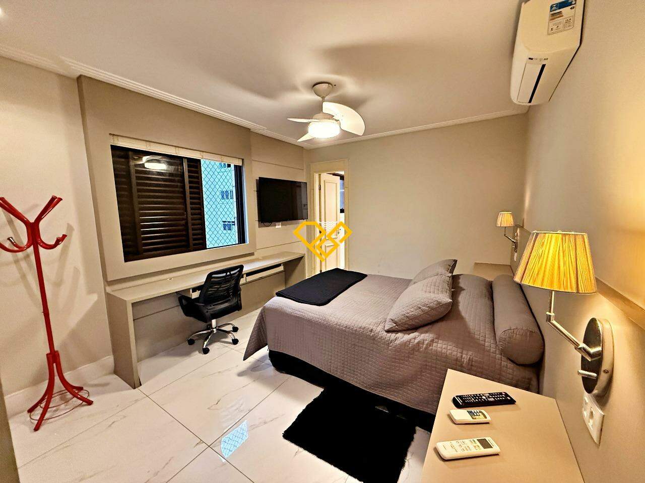 Apartamento à venda no Embaré: Dormitório 1 - suíte