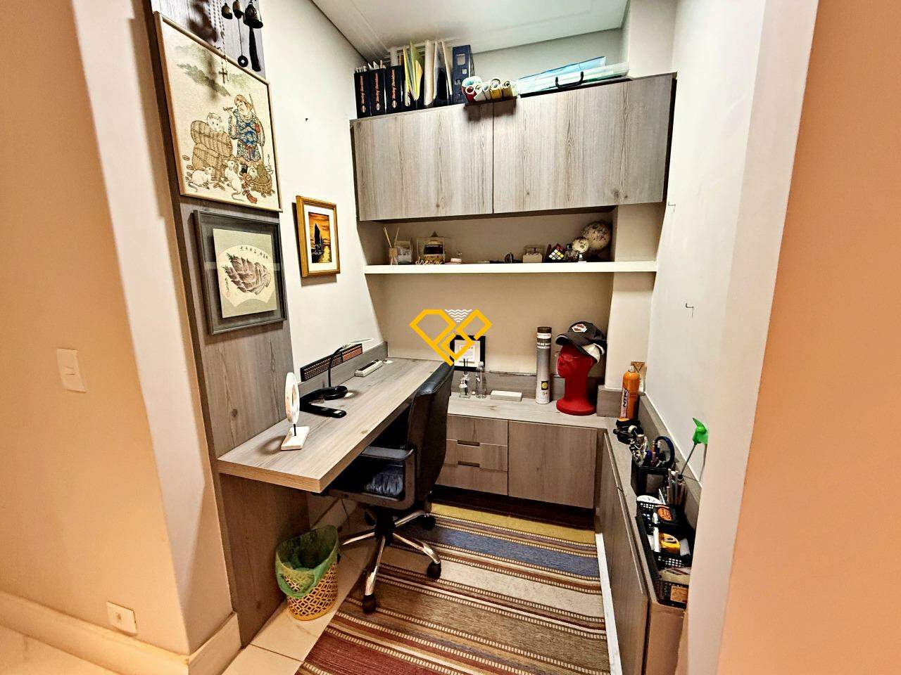 Apartamento à venda no Embaré: Escritório