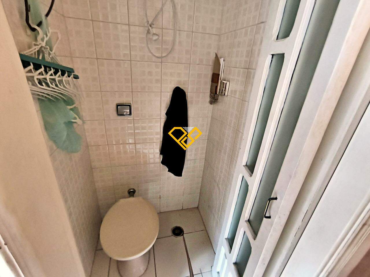 Apartamento à venda no Gonzaga: Wc de serviço