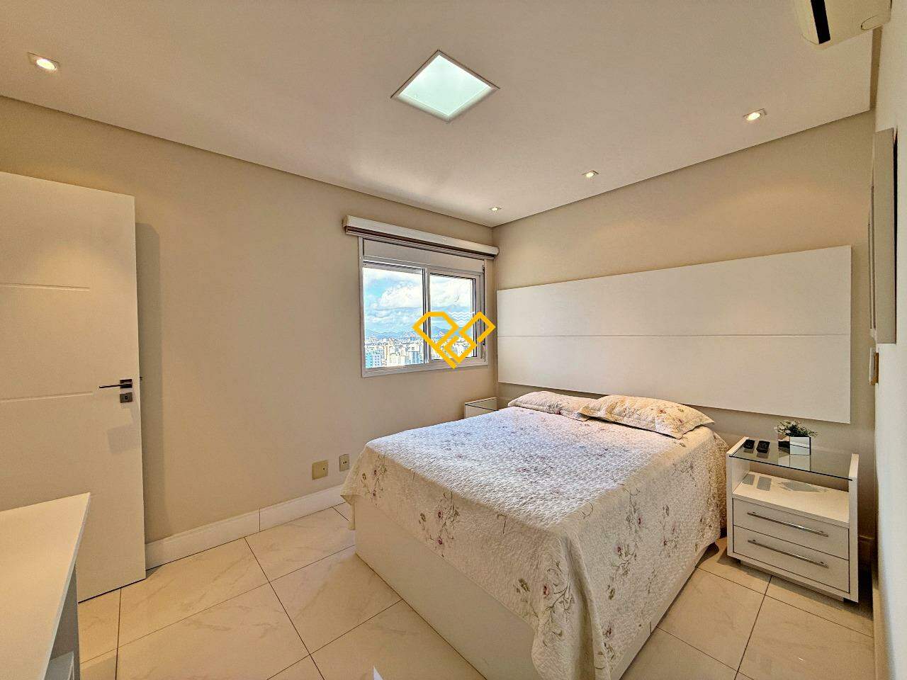 Apartamento à venda no Embaré: Suíte 2