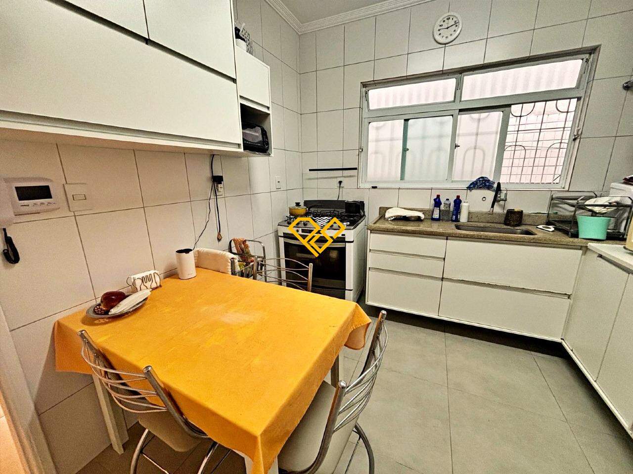 Sobrado à venda no Embaré: Cozinha