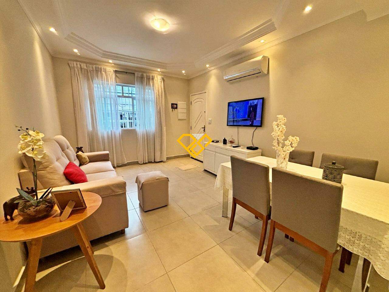 Sobrado à venda no Embaré: Sala