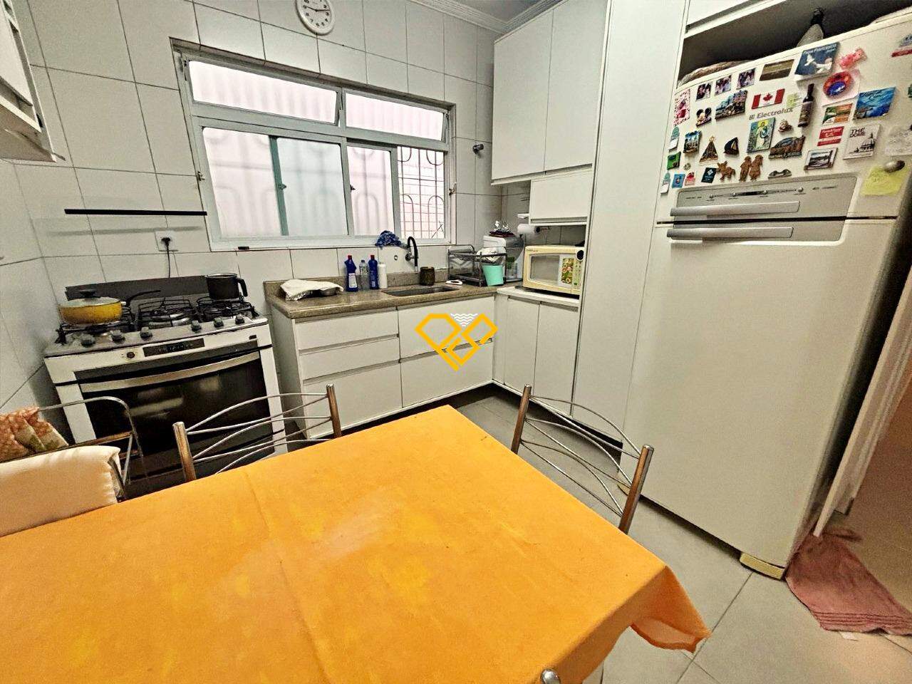 Sobrado à venda no Embaré: Cozinha