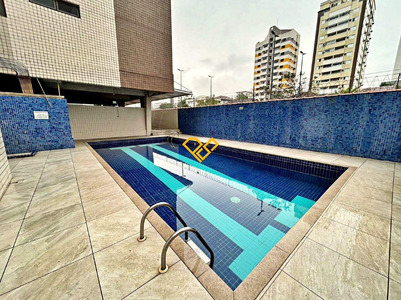 Apartamento para aluguel no Encruzilhada: Lazer - piscina