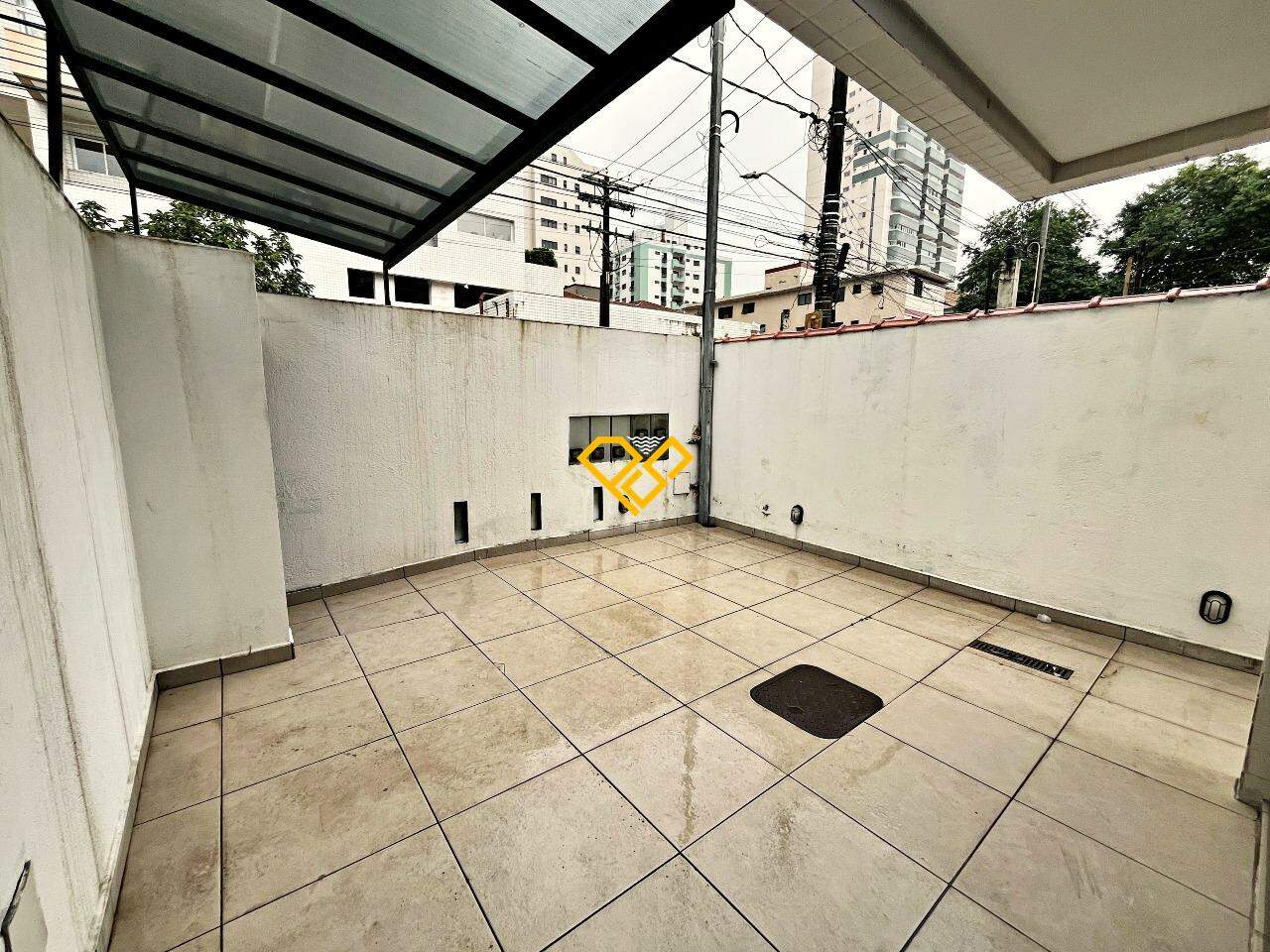 Casa à venda no Ponta da Praia: Quintal