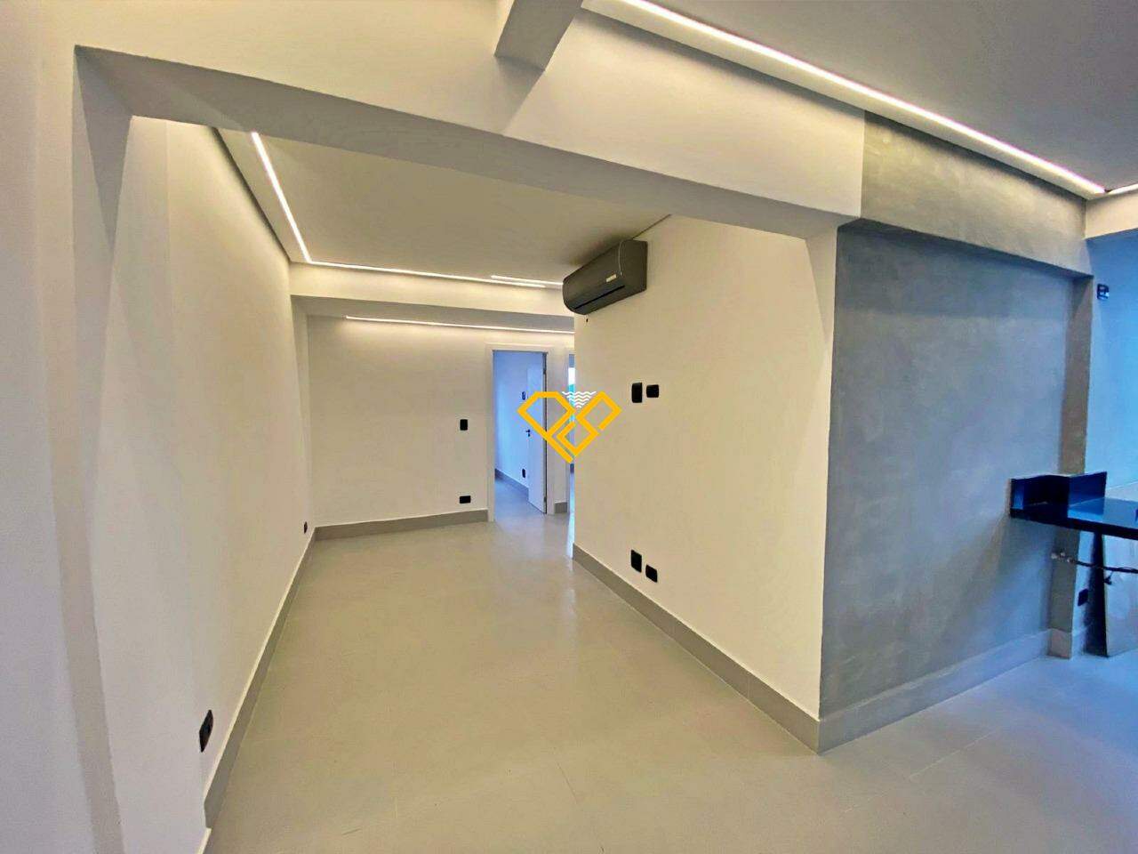 Apartamento à venda no Ponta da Praia: Sala