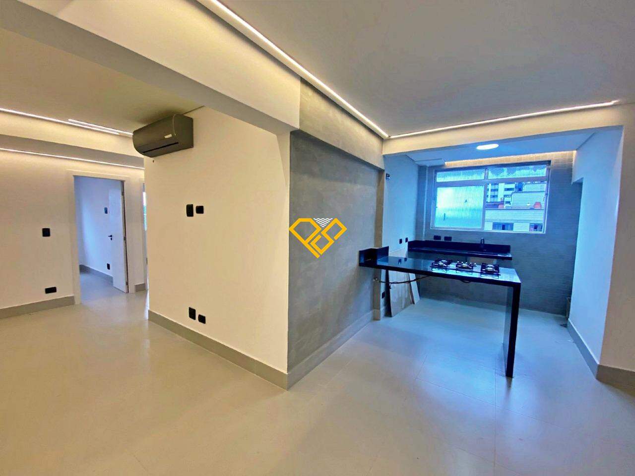Apartamento à venda no Ponta da Praia: Sala e cozinha integrada