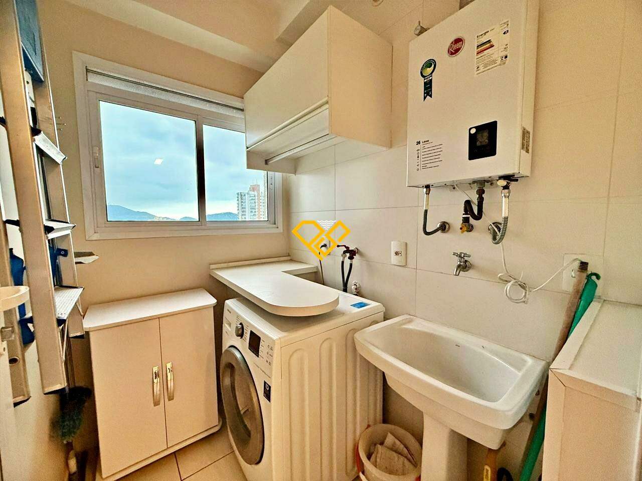 Apartamento à venda no Ponta da Praia: Área de serviço