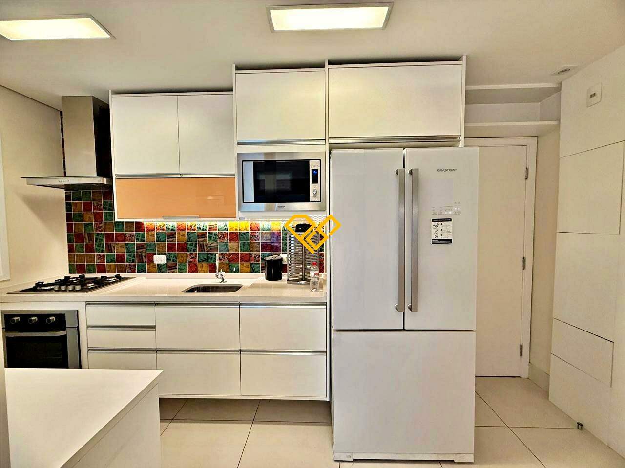 Apartamento à venda no Ponta da Praia: Cozinha