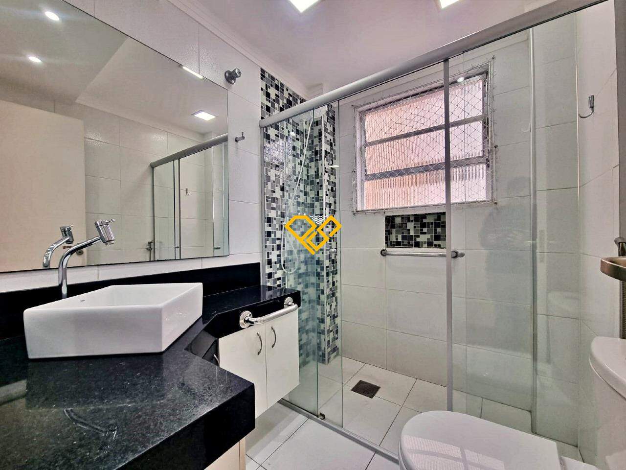 Apartamento à venda no Ponta da Praia: Wc social