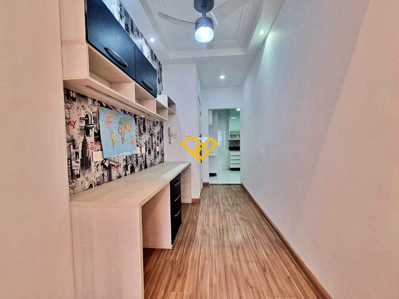 Apartamento à venda no Ponta da Praia: Hall de entrada