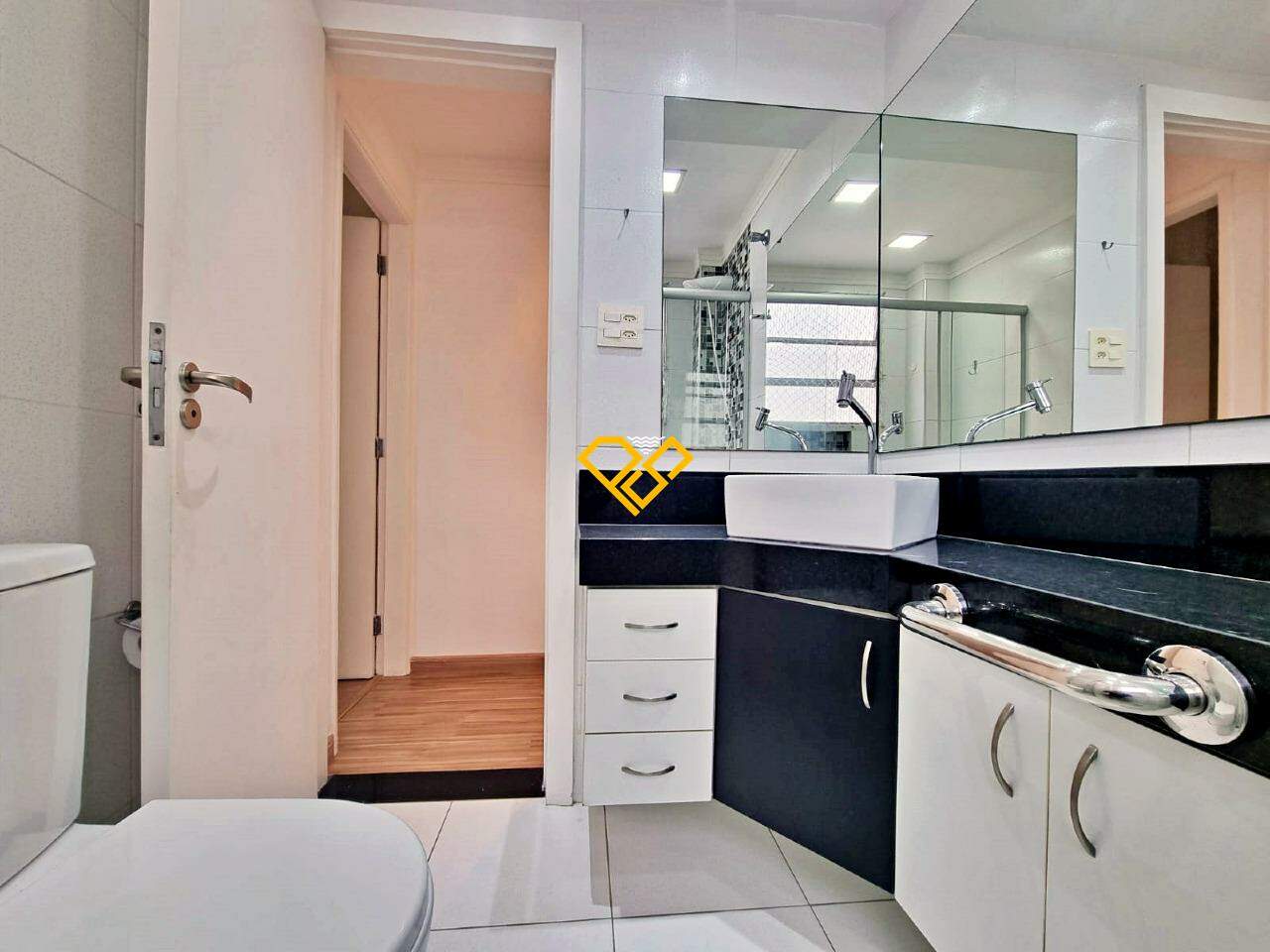 Apartamento à venda no Ponta da Praia: Wc social