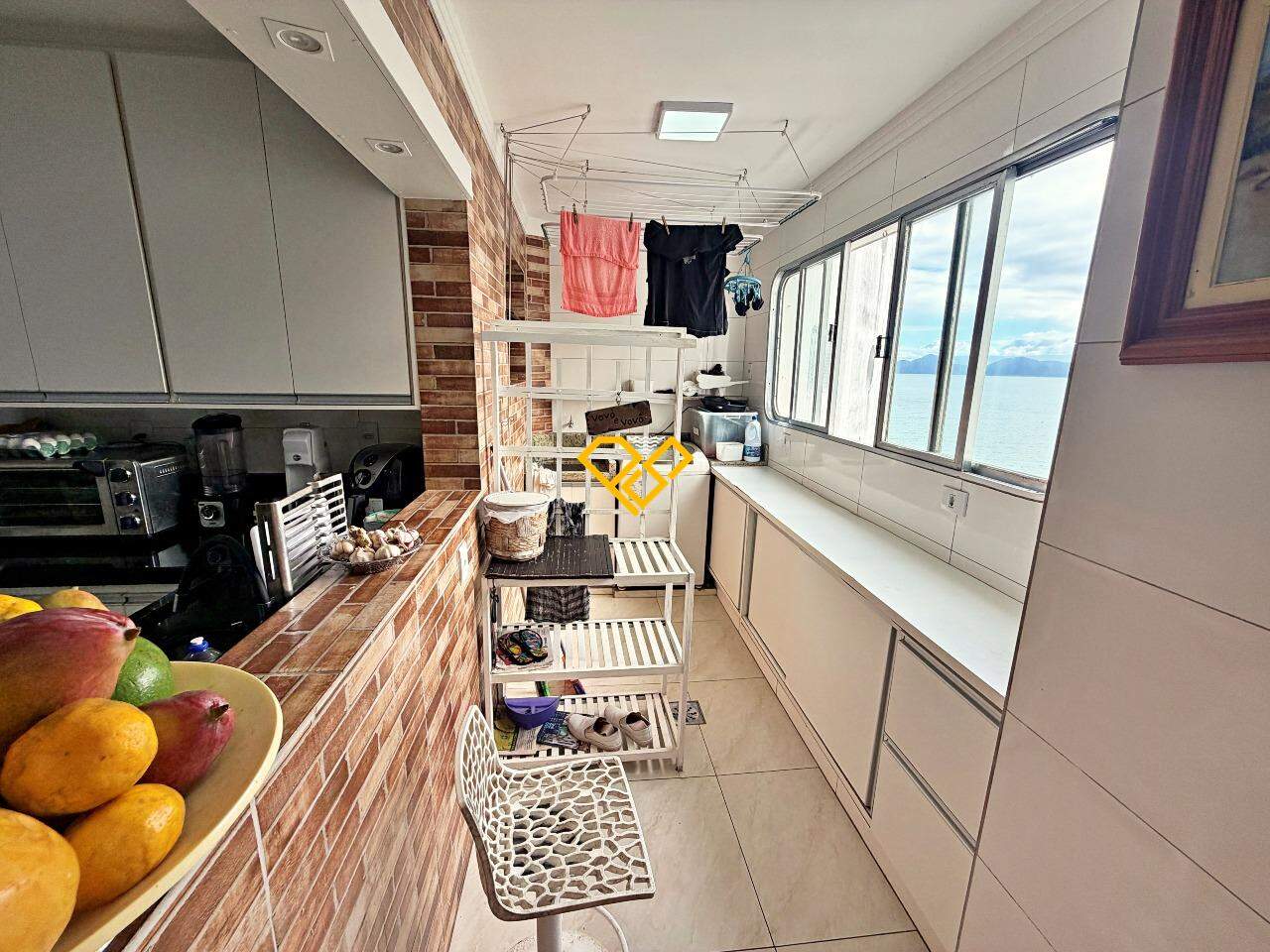 Apartamento à venda no Ponta da Praia: Área de serviço