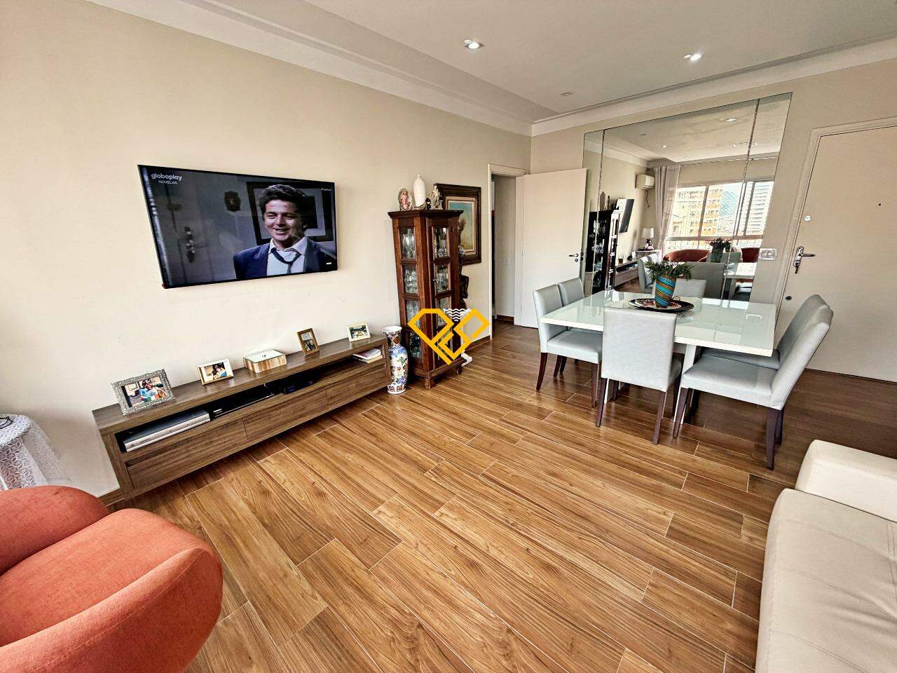 Apartamento à venda no Ponta da Praia: Sala