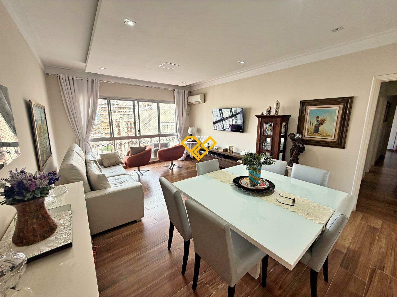 Apartamento à venda no Ponta da Praia: Sala