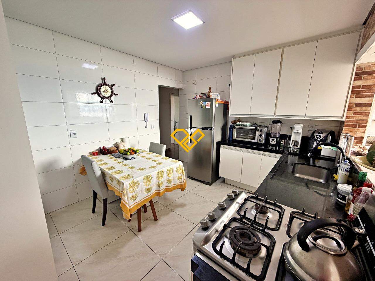 Apartamento à venda no Ponta da Praia: Cozinha
