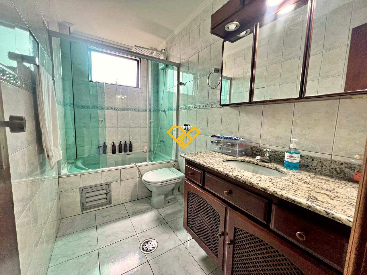 Apartamento à venda no Aparecida: Wc suíte