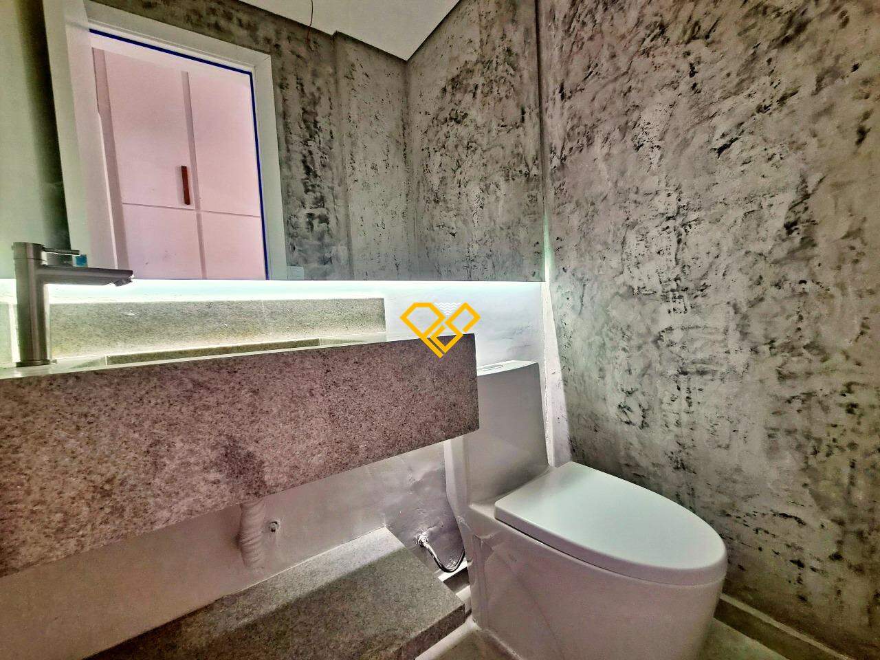 Apartamento à venda no Embaré: Lavabo