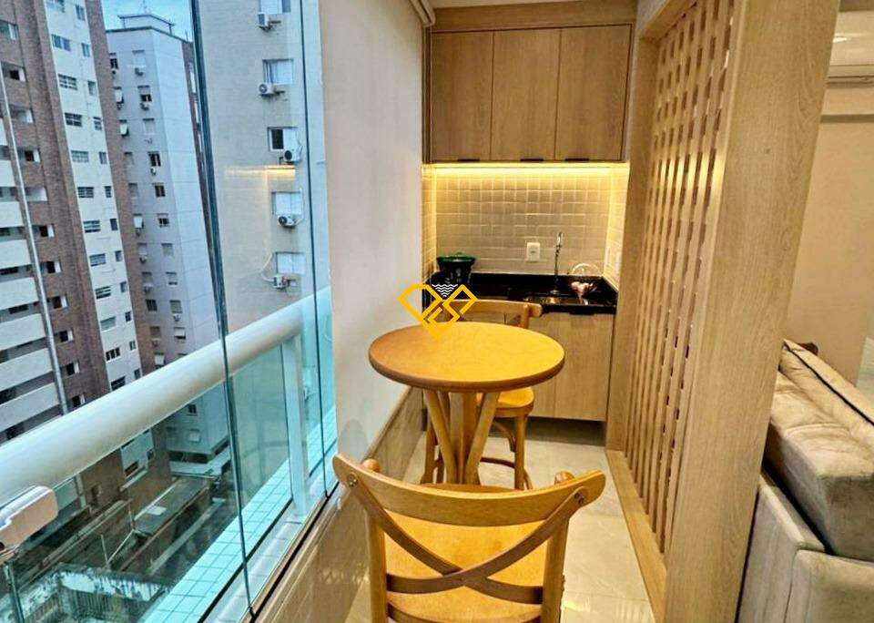 Apartamento à venda no Embaré: Varanda