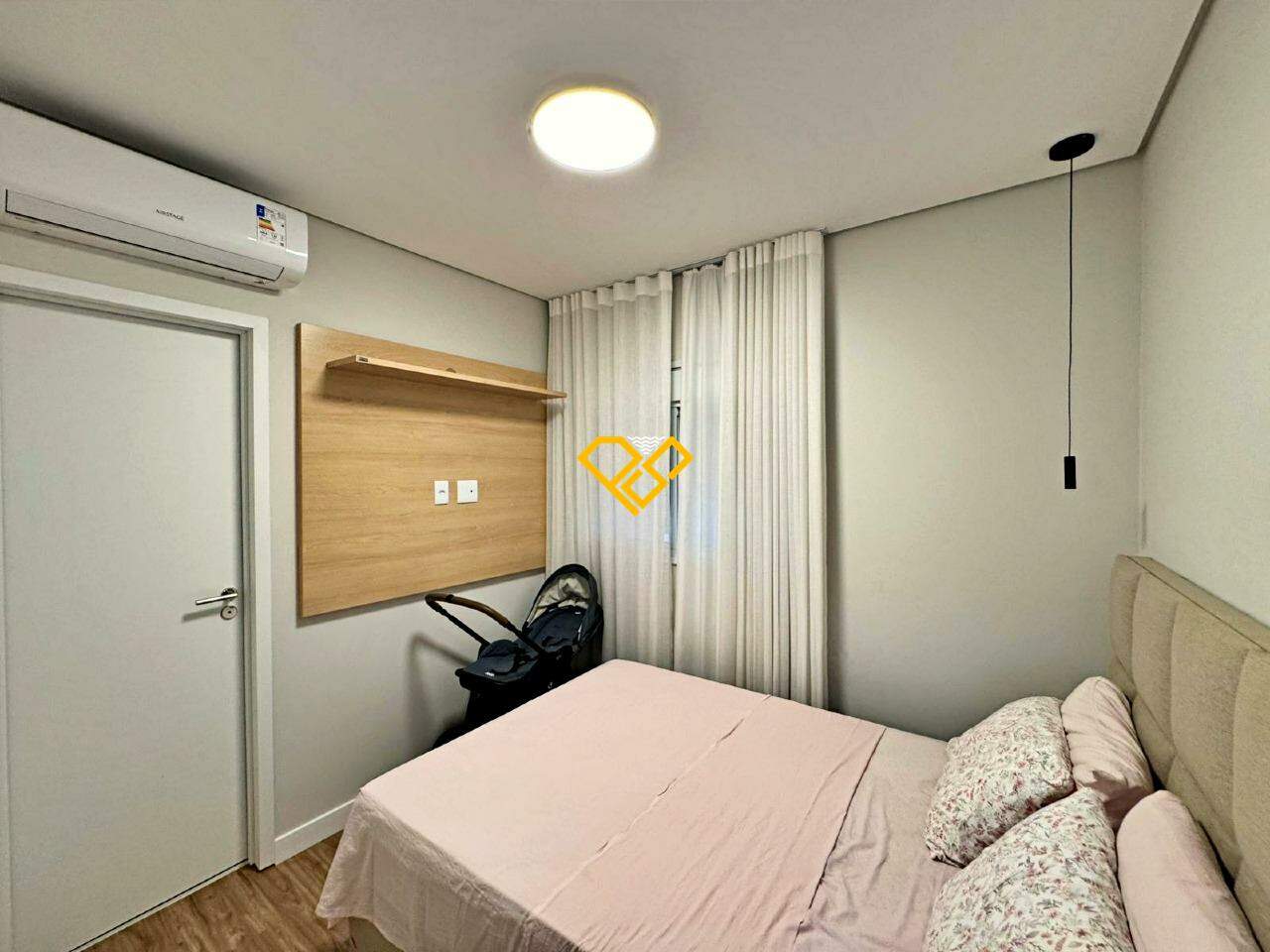 Apartamento à venda no Embaré: Dormitório 1 - suíte