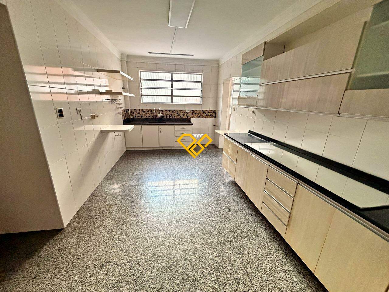 Apartamento à venda no Ponta da Praia: Cozinha
