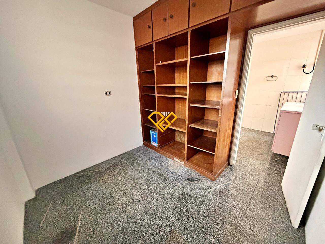 Apartamento para aluguel no Ponta da Praia: Dependência