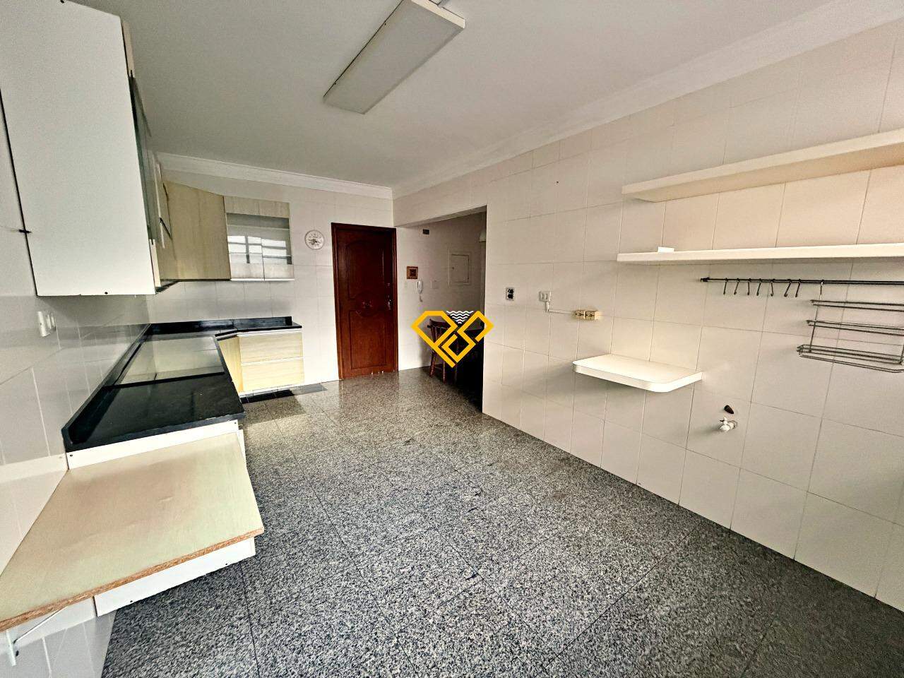 Apartamento para aluguel no Ponta da Praia: Cozinha