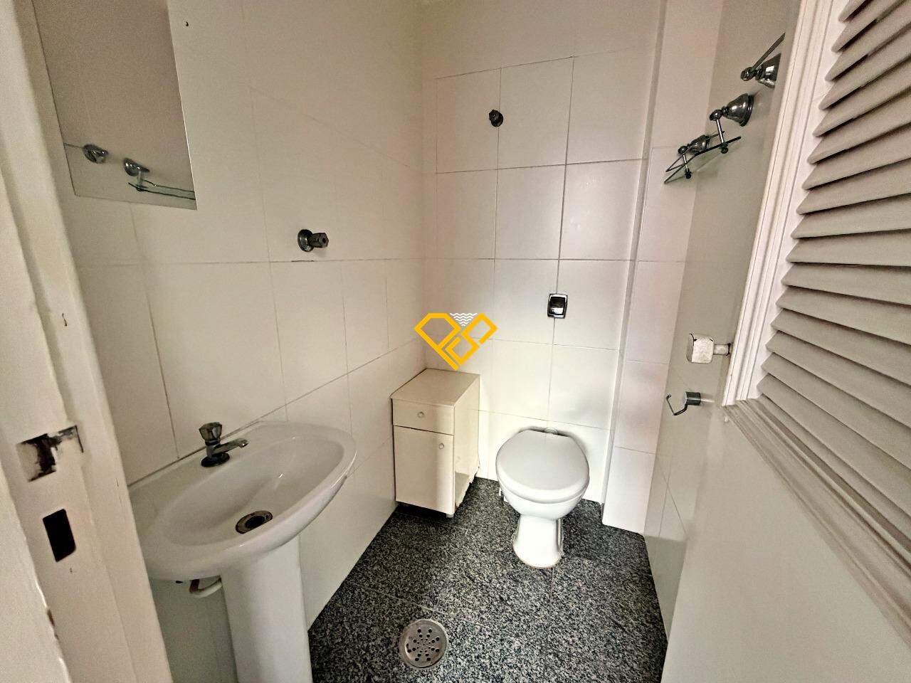 Apartamento para aluguel no Ponta da Praia: Wc de serviço