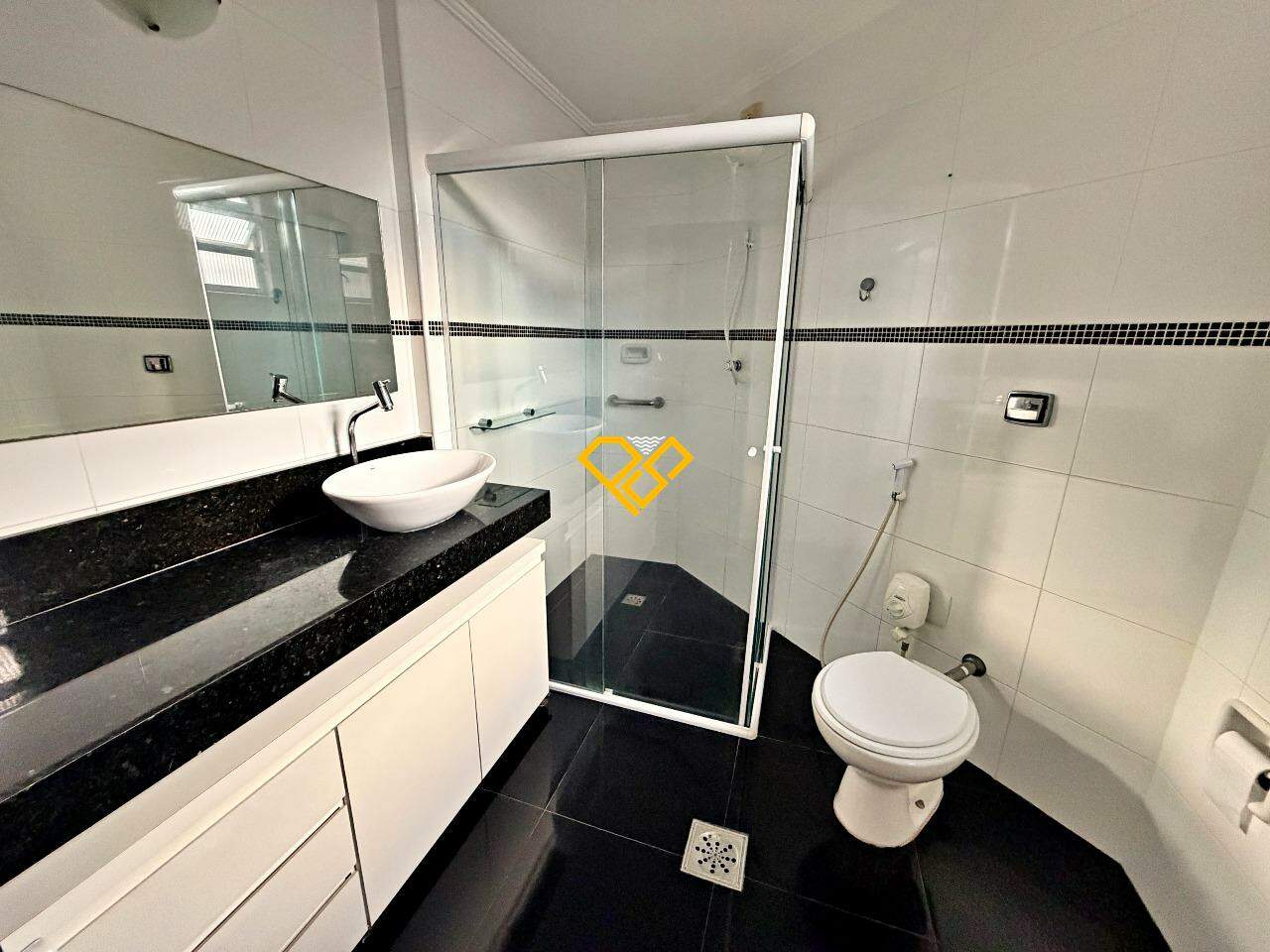 Apartamento para aluguel no Ponta da Praia: Wc suíte