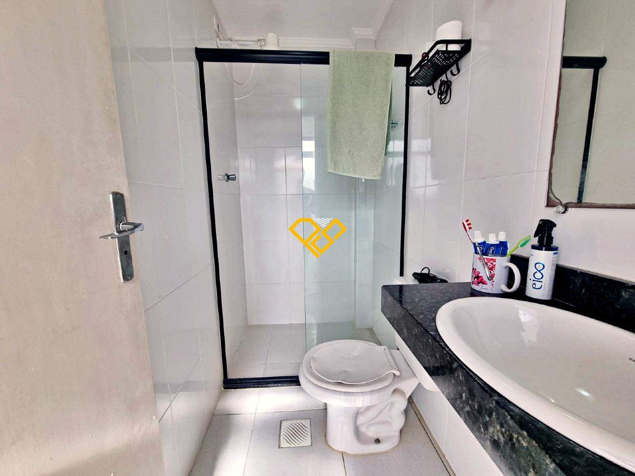 Apartamento à venda no Embaré: Wc de serviço