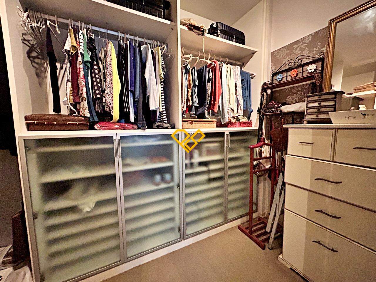 Apartamento para aluguel no Gonzaga: Suíte 1 - master - closet