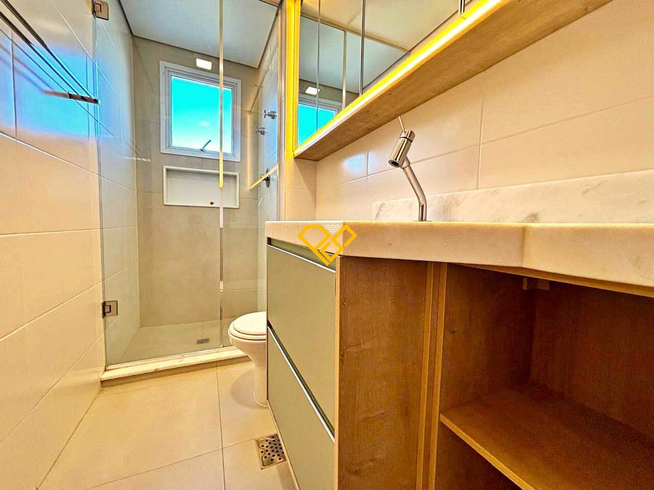 Apartamento à venda no Ponta da Praia: Wc suíte