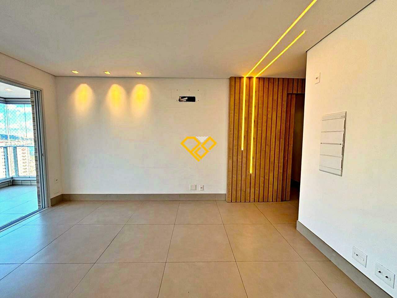 Apartamento à venda no Ponta da Praia: Sala