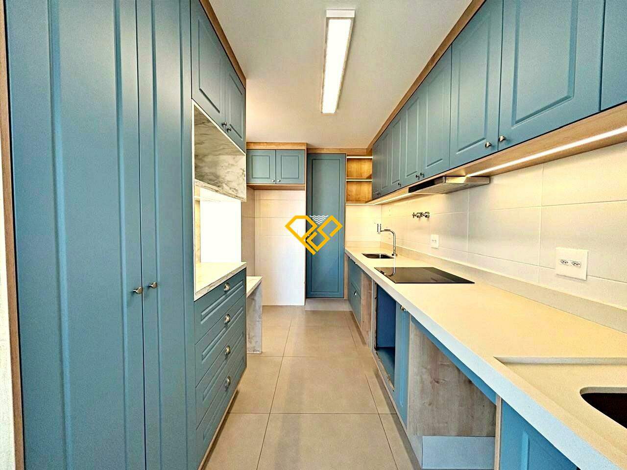 Apartamento à venda no Ponta da Praia: Cozinha