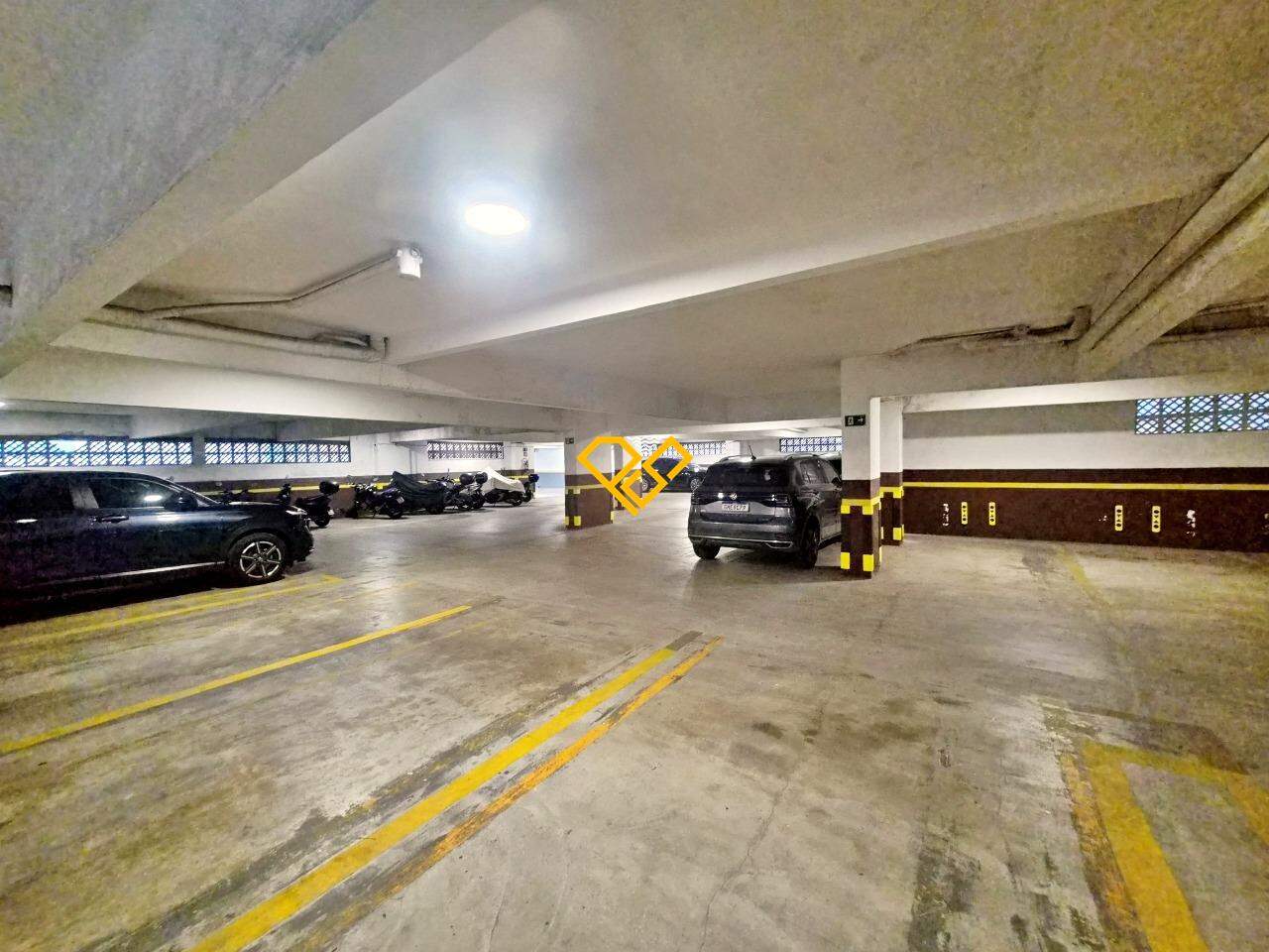 Apartamento para aluguel no Pompéia: Garagem