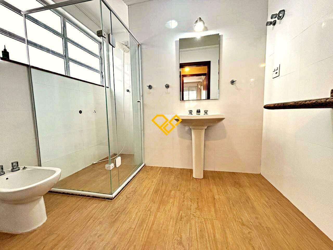 Apartamento à venda no Gonzaga: Wc suíte