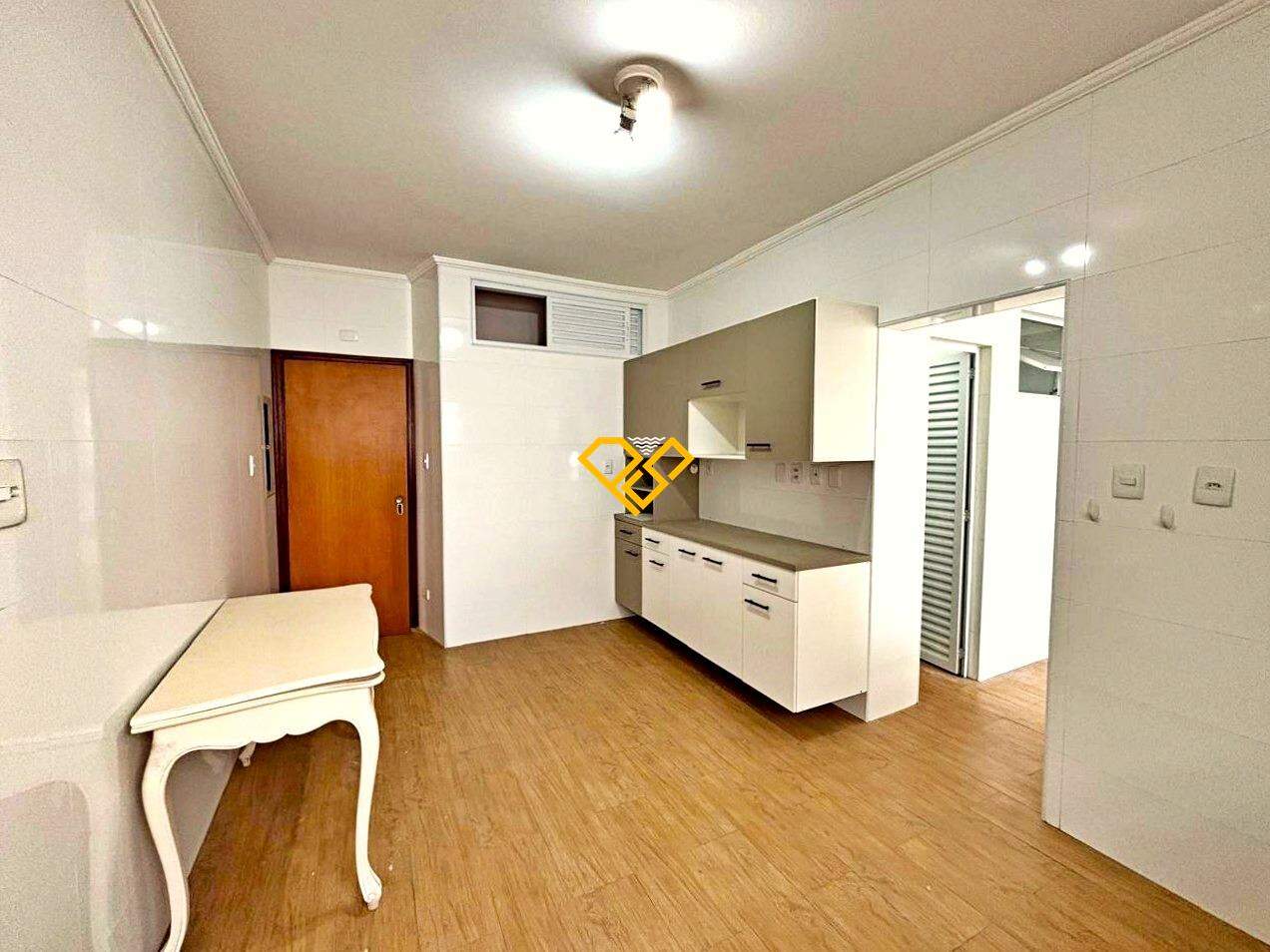 Apartamento à venda no Gonzaga: Cozinha