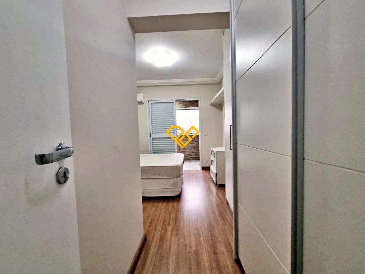 Apartamento para aluguel no Embaré: 