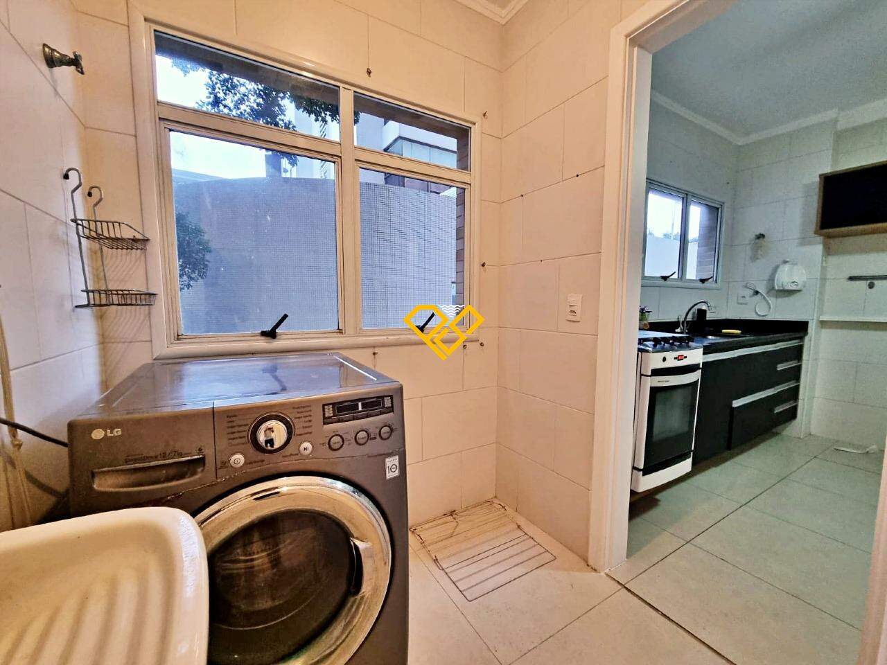 Apartamento para aluguel no Embaré: Área de serviço