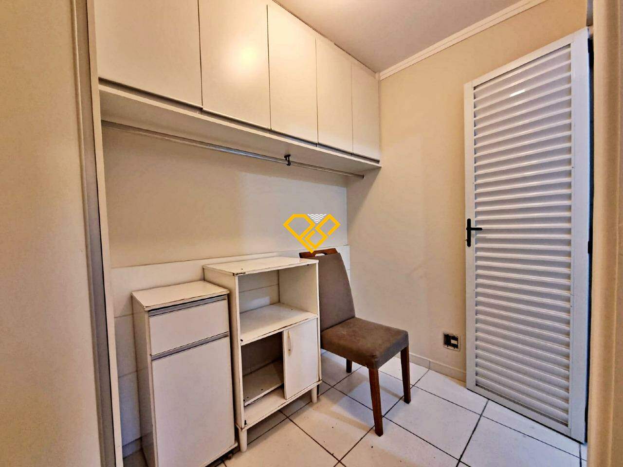 Apartamento para aluguel no Embaré: Dependência