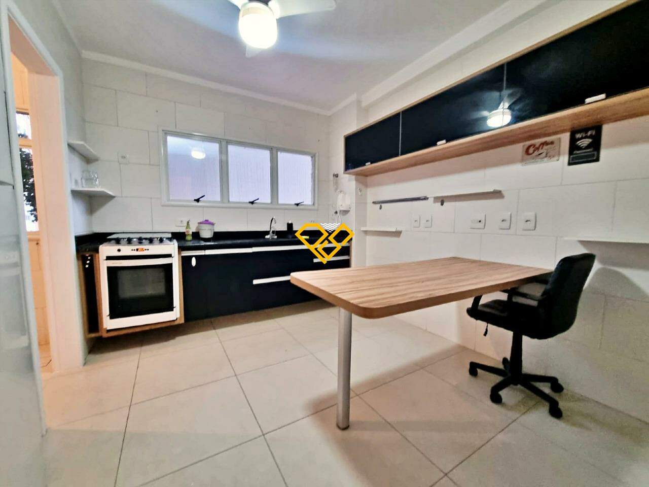 Apartamento para aluguel no Embaré: Cozinha